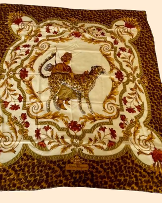 Grande sciarpa in seta Salvatore Ferragamo vintage