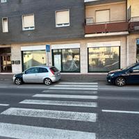 Negozio - show-room 3 vetrine