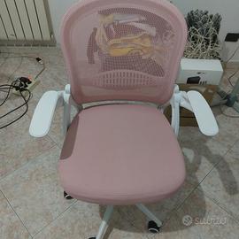 Sedia nuova rosa e bianca con rotelle