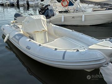 Gommone Motonautica Vesuviana 570 Comfort