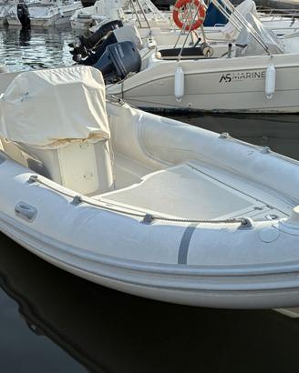 Gommone Motonautica Vesuviana 570 Comfort