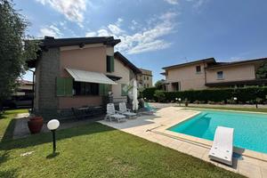 VILLA SINGOLA A PALAZZOLO SULL'OGLIO