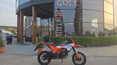 KTM 390 SMC R