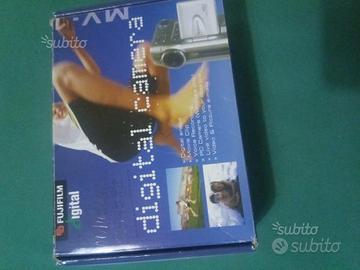 Fotocamera anni 2000. (per pezzi di ricambio)