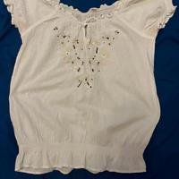 Blusa bianca estiva ricamata