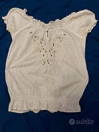 Blusa bianca estiva ricamata