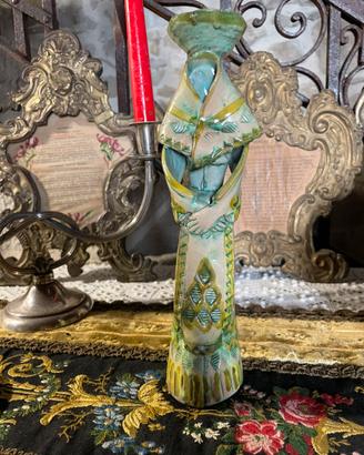 Antica ceramica donna Sarda