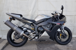 Yamaha R1 anno 2002