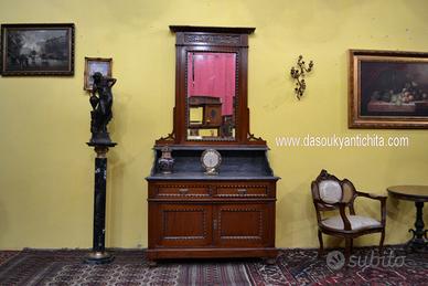 Credenza-toiletta stile Umbertino del XX secolo