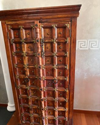 Armadio e credenza castigliani