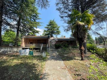 VILLA SINGOLA A PINO TORINESE