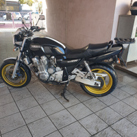 Yamaha XJR 1200