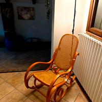 Sedia a dondolo vintage