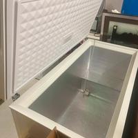 Congelatore orizzontale a pozzetto.