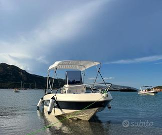 Natante a motore 5 mt Opera Stealth Tecnomarine