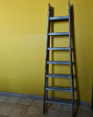 scala in legno