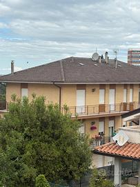 Attico con garage e soffitta, in buono stato