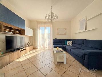 Appartamento di 109 m² con 4 locali e box auto a A
