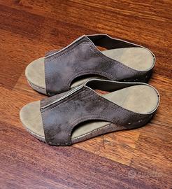 Sandali zeppa in pelle