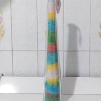 Bottiglia con sali da bagno colorati