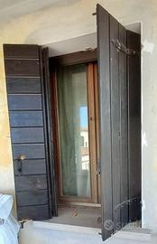 finestre + uno scuro e relativa zanzariera