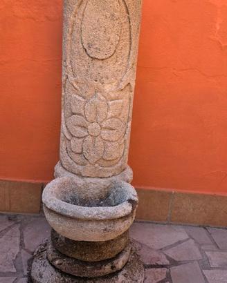 Fontana in pietra 