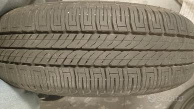 Cerchione nuovo con pneumatico estivo