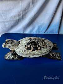 Scultura in Legno a Forma di Tartaruga Fatta