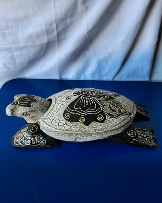 Scultura in Legno a Forma di Tartaruga Fatta