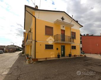 VILLA A SCHIERA D'ANGOLO A ROVERBELLA