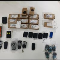 lotto di circa 30 telecomandi (16 FAAC)