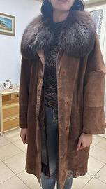 Cappotto scamosciato con collo in volpe