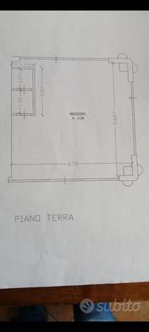 Fondo lavoria polo commerciale