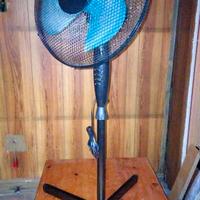 Ventilatore Ardes con piantana