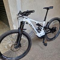 spacialized turbo Levo permuto con moto