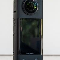 VIDEOCAMERA INSTA360 X3 CON 2 BATTERIE E CUSTODIE