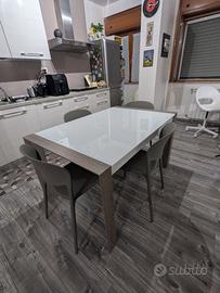 Tavolo da pranzo