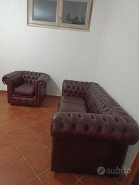 Divano e poltrona Chesterfield mai usati 