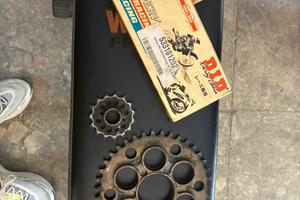 Kit catena corona pignone passo 520 ducati