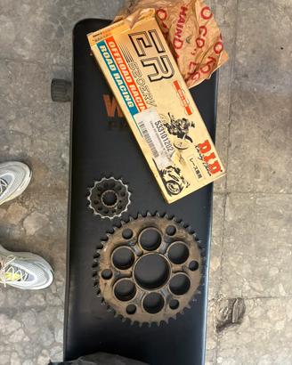 Kit catena corona pignone passo 520 ducati