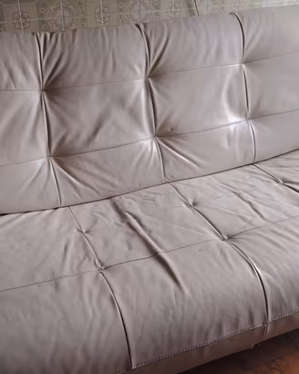 Divano in pelle bianco