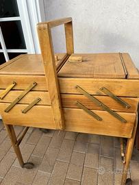Mobiletto cucito vintage