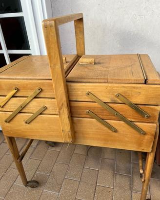 Mobiletto cucito vintage