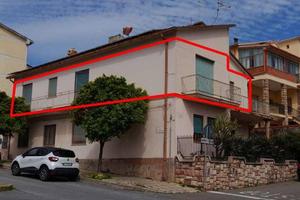 Immobile in asta di 227 m² con più di 5 locali a S
