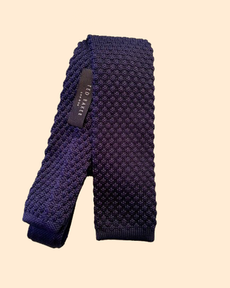 Cravatta Ted Baker in maglia blu scuro