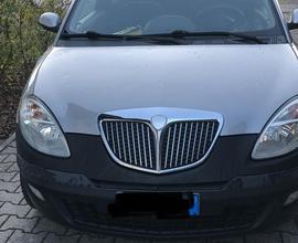 Lancia y