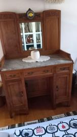 Credenza antica