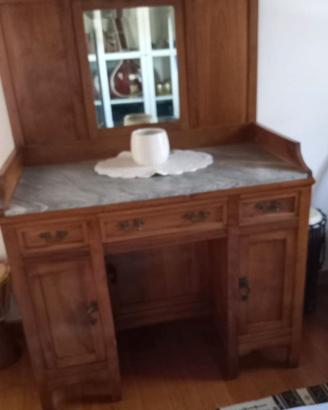 Credenza antica