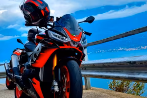 Aprilia Tuono v4 factory