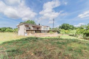 CASA INDIPENDENTE A NEPI